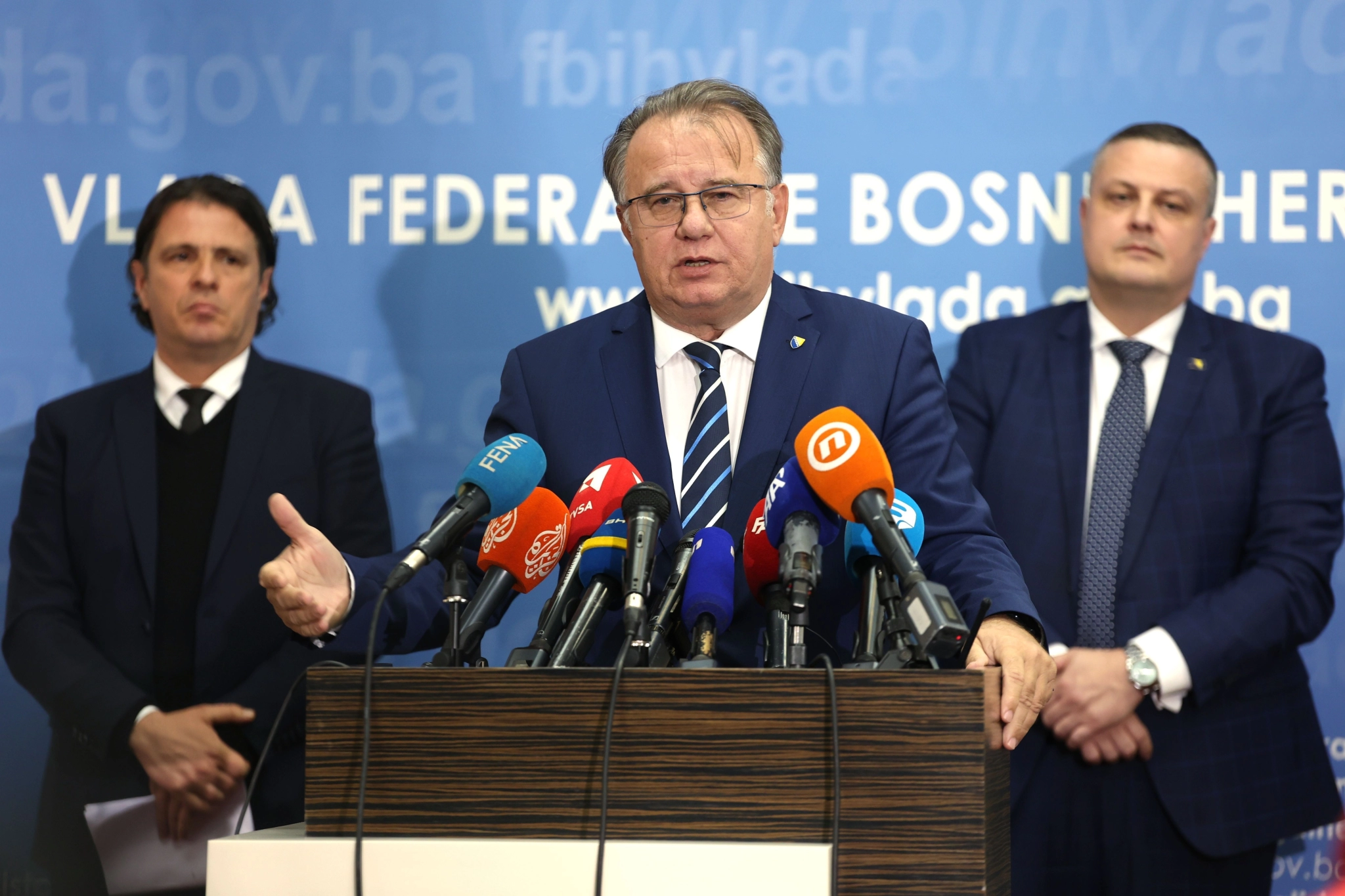 Vlada Federacije preko 'fiskalnih reformi' namiruje sebe. A radnici? Ako šta ostane…
